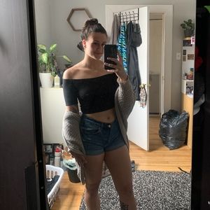 Meet your Posher, Danielle